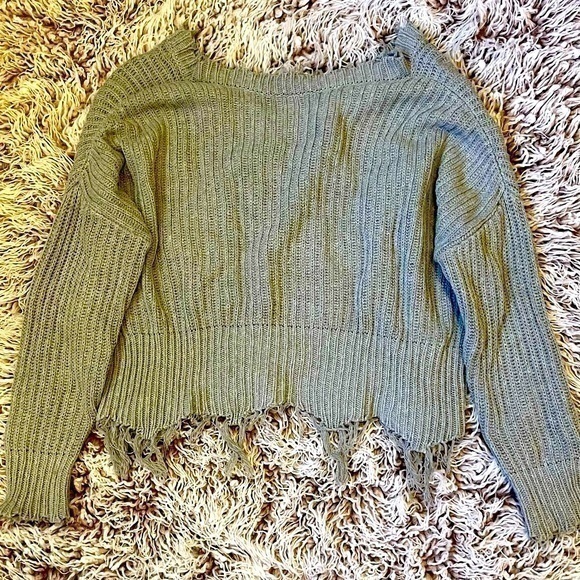 Gray Loose knitted frayed sweater - Picture 4 of 5